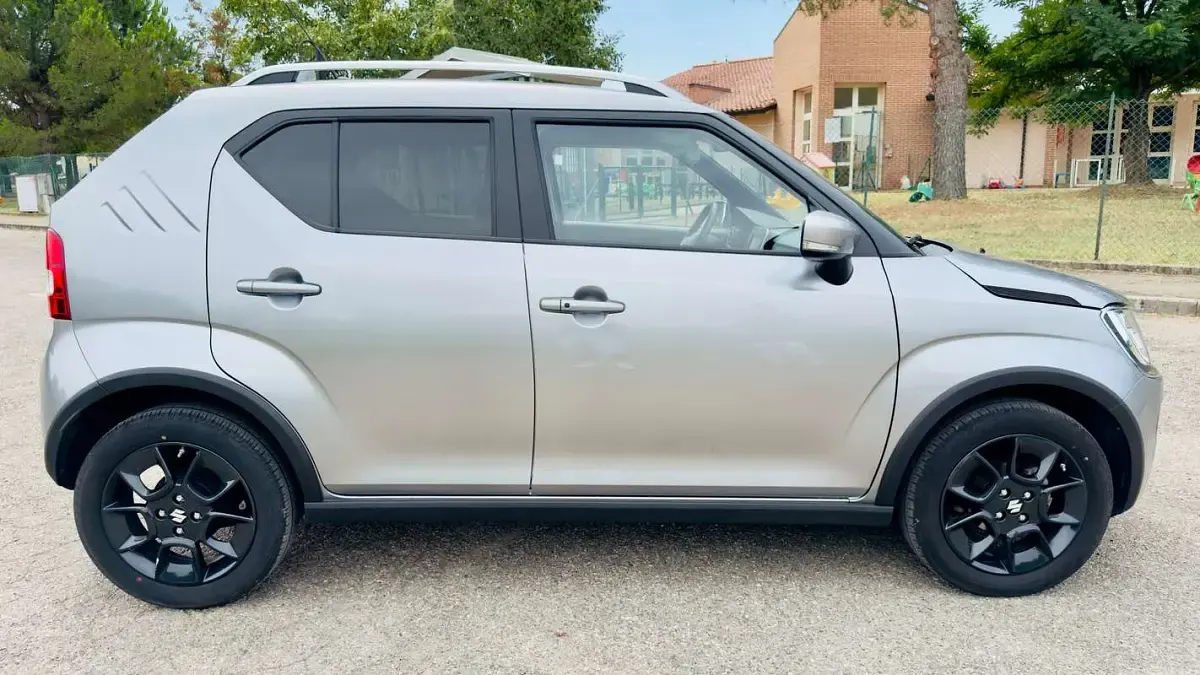 Usata Suzuki Ignis 83 CV (61 kW) 2023 Grigio SUV