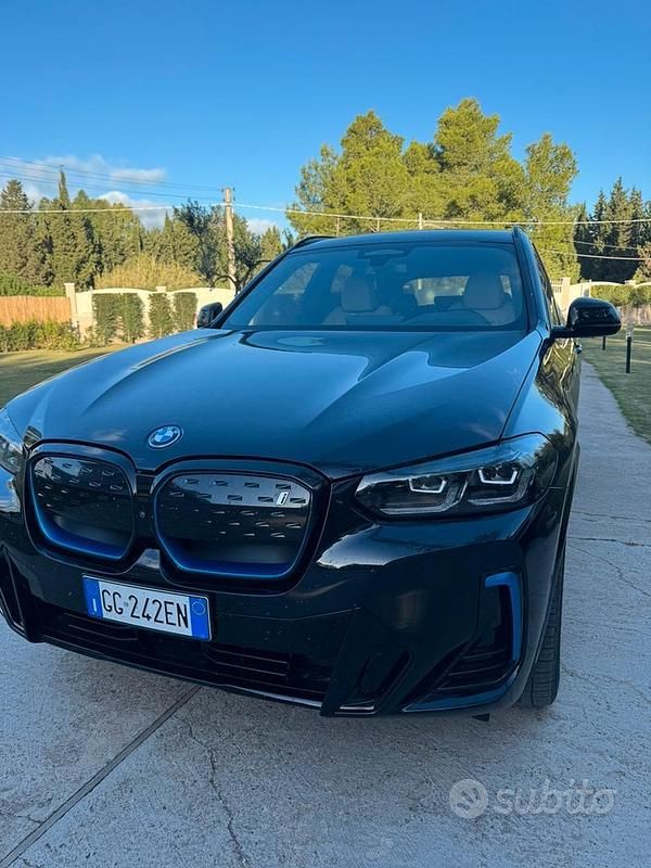 Usata 2022 BMW iX3 SUV | 39.900 € (Cara) - Immagine 1/4