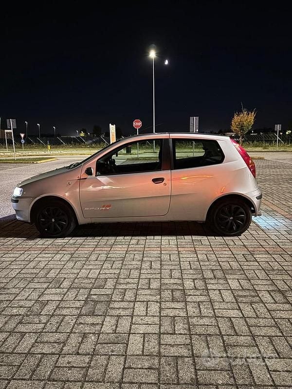 Usata Fiat Punto 80 CV (58 kW) 2002 Grigio Utilitaria