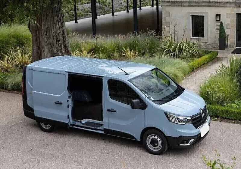 Nuova Renault Trafic 110 CV (80 kW) 2026 Argento Monovolume