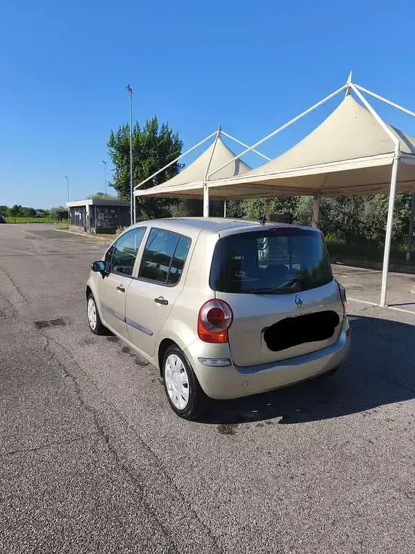 Usata Renault Modus Dynamique 75 CV (55 kW) 2007 Monovolume