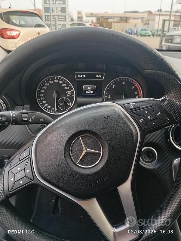 Usata Mercedes GLA180 Premium 108 CV (79 kW) 2015 Bianco SUV