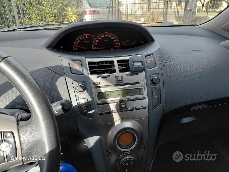 Usata Toyota Yaris 2010 Nero Berlina