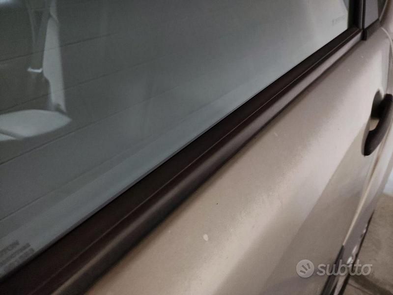 Usata Citroën C3 Elegance 60 CV (44 kW) 2005 Beige Berlina