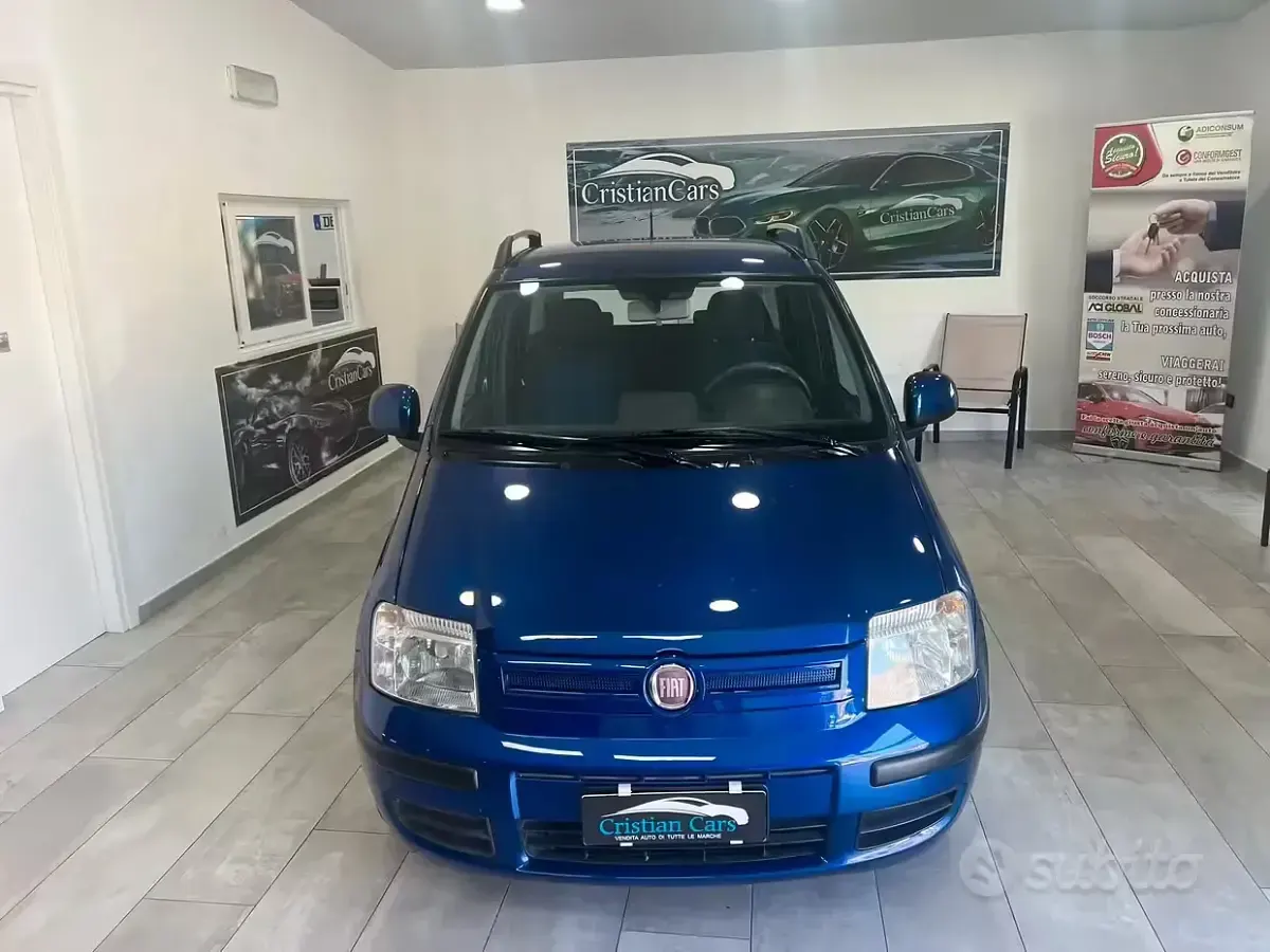 Usata Fiat Panda Emotion 69 CV (50 kW) 2010 Blu Utilitaria