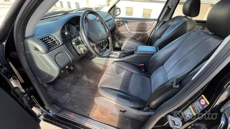 Usata Mercedes ML400 250 CV (183 kW) 2004 Nero SUV