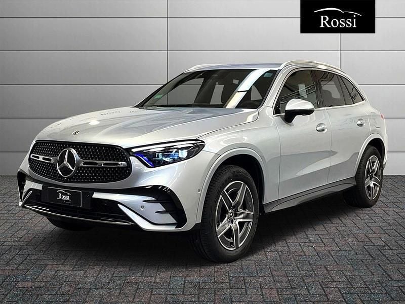 Nuova Mercedes GLC300e 197 CV (144 kW) 2026 Nero Coupé
