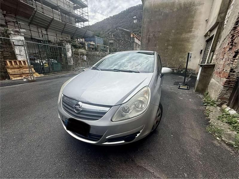 Usado Opel Corsa Enjoy 90 HP (66 kW) 2009 Citadino
