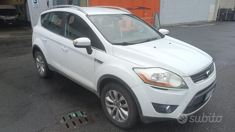 Bianco Usata 2011 Ford Kuga SUV | 3450 € (Buon prezzo) - Immagine 1/4