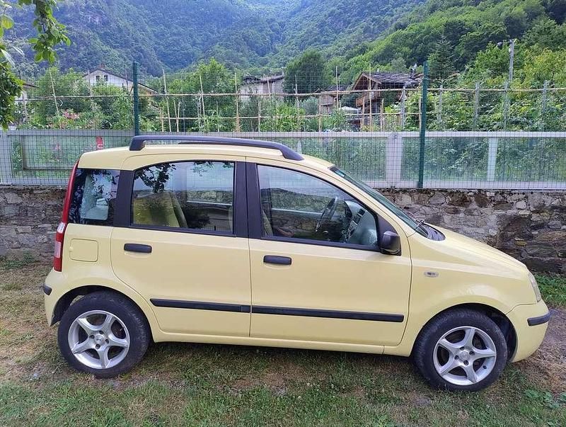 Usata Fiat Panda Dynamic 69 CV (50 kW) 2005 Giallo Utilitaria