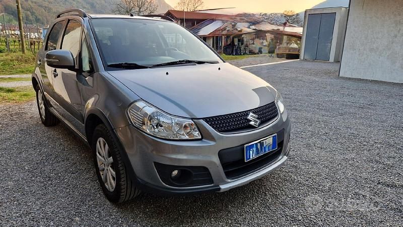 Grigio Usata 2012 Suzuki SX4 GLX SUV | 8900 € (Cara) - Immagine 1/4