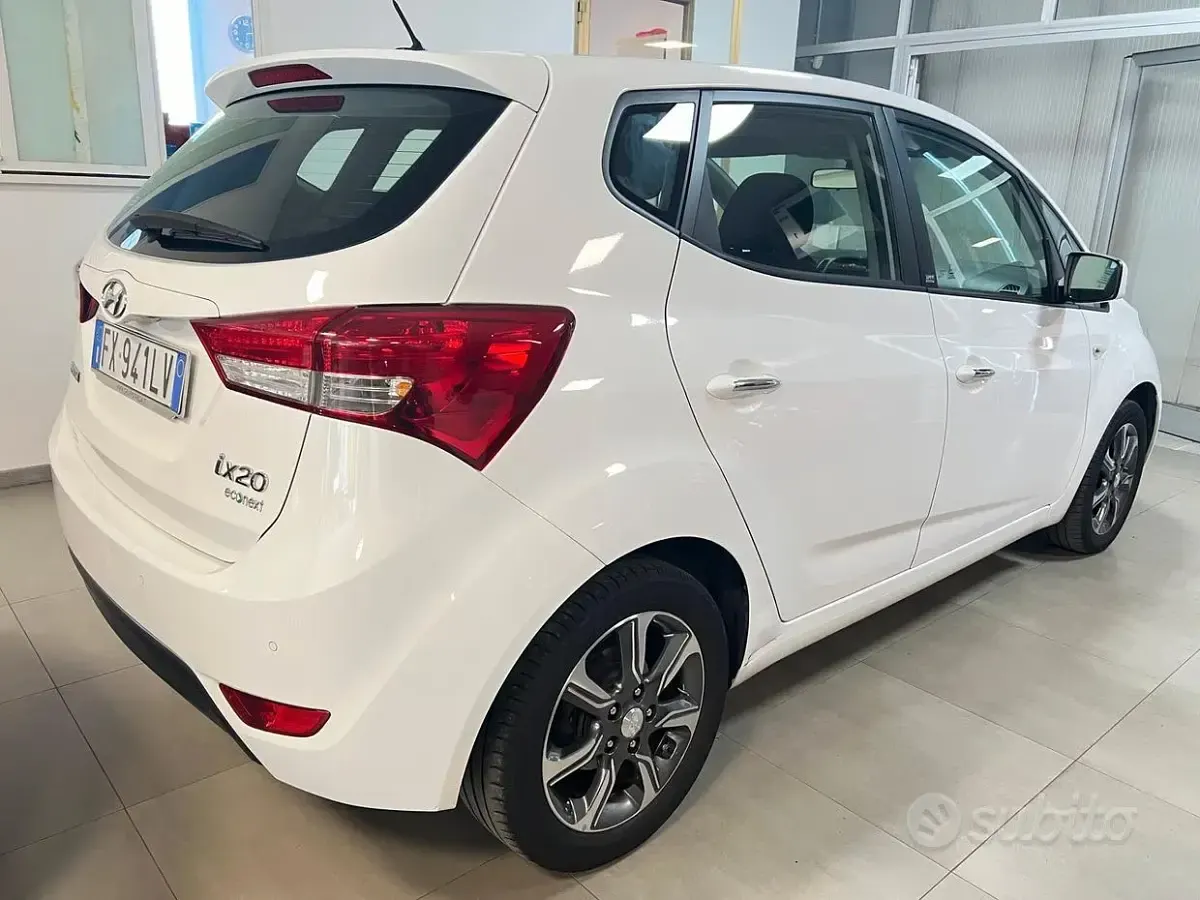 Usata Hyundai ix20 125 CV (91 kW) 2019 Bianco Utilitaria