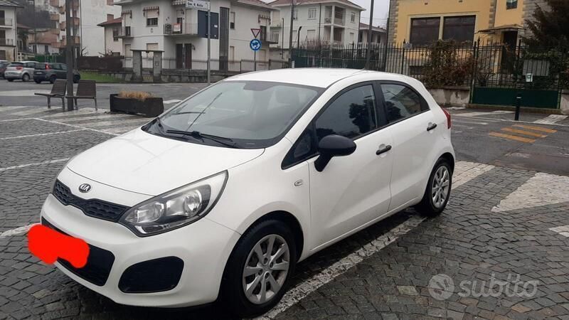 Usata Kia Rio 86 CV (63 kW) 2012 Bianco Utilitaria