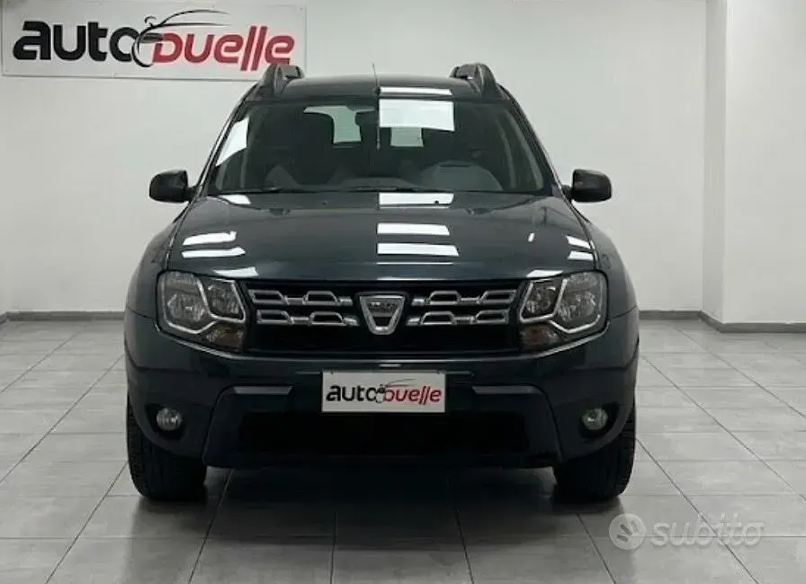 Usata Dacia Duster Lauréate 109 CV (80 kW) 2016 Grigio SUV