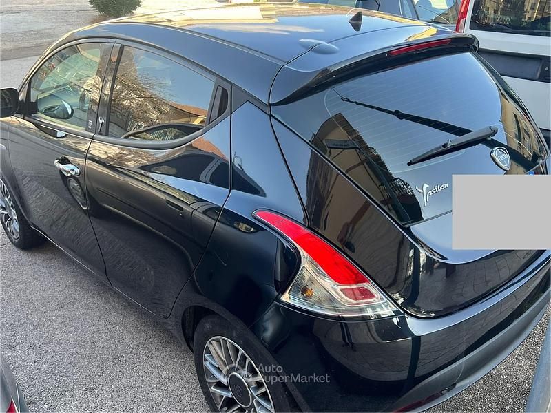 Usata Lancia Ypsilon Gold 69 CV (50 kW) 2014 Utilitaria