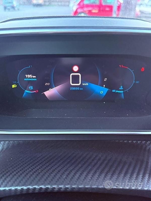 Usata Peugeot 208 Allure 100 CV (73 kW) 2022 Nero Utilitaria