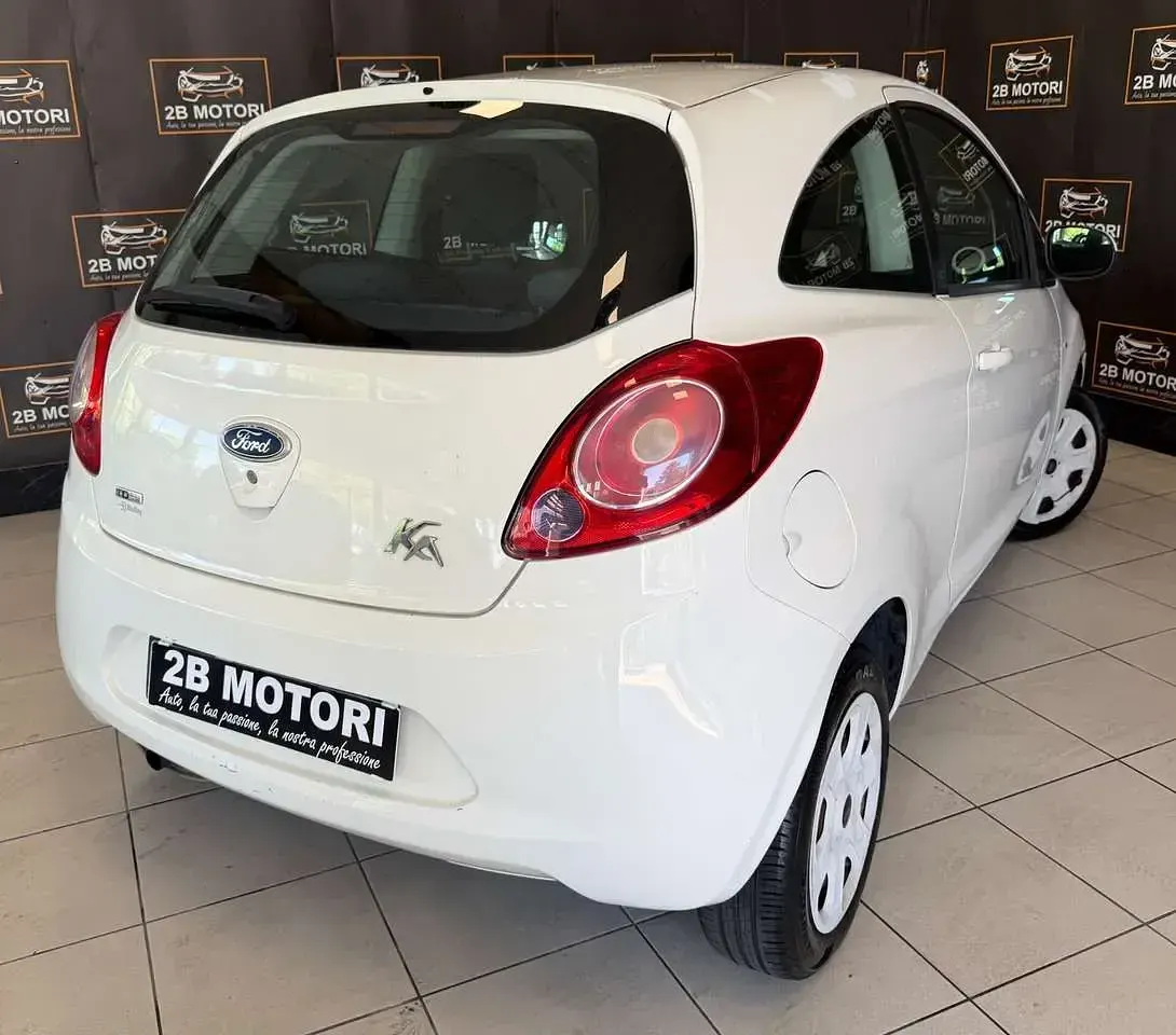 Usata Ford Ka Titanium 75 CV (55 kW) 2010 Bianco Utilitaria