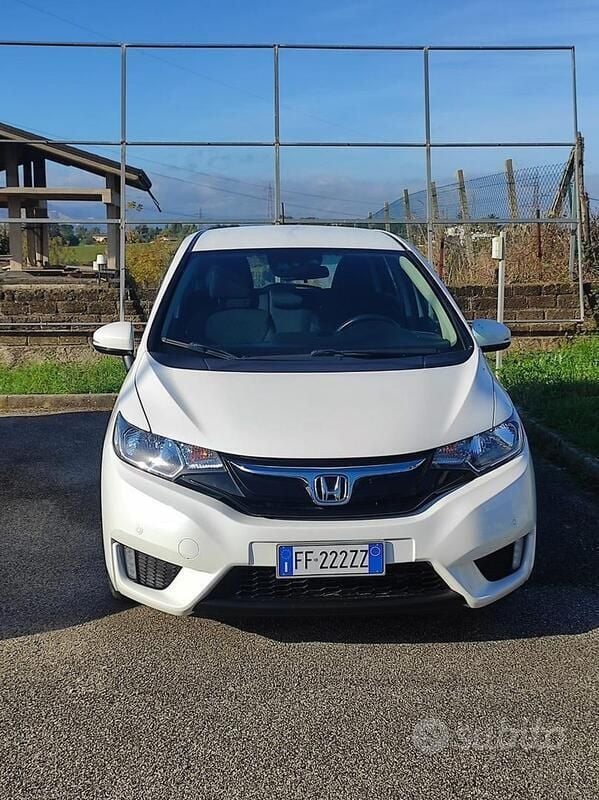 Bianco Usata 2017 Honda Jazz Due volumi | 11.000 € (Buon prezzo) - Immagine 1/4