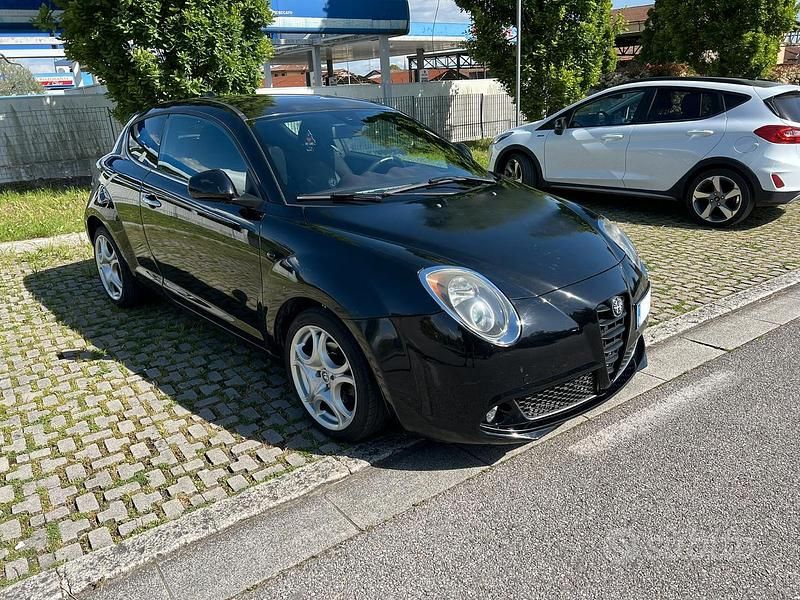 Nero Usata 2010 Alfa Romeo MiTo Distinctive Due volumi | 4800 € (Buon prezzo) - Immagine 1/4