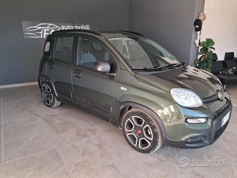 Usata Fiat Panda Cross Cross 70 CV (51 kW) 2021 Verde Utilitaria