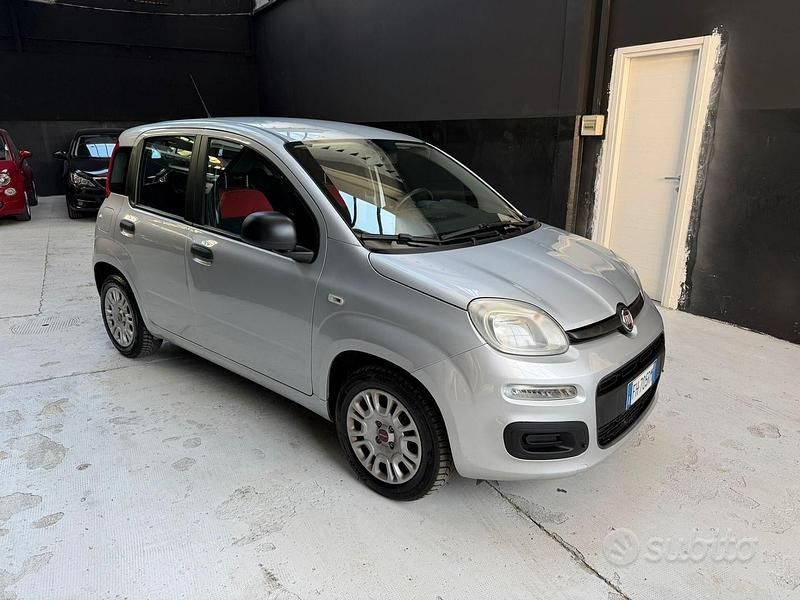 Usata Fiat Panda Lounge 69 CV (50 kW) 2017 Grigio Utilitaria