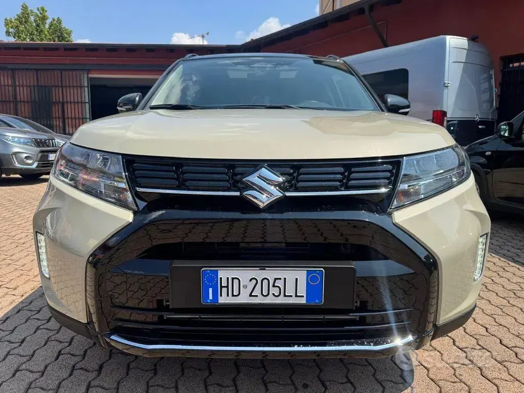 Usata Suzuki Vitara 110 CV (80 kW) 2026 Beige SUV