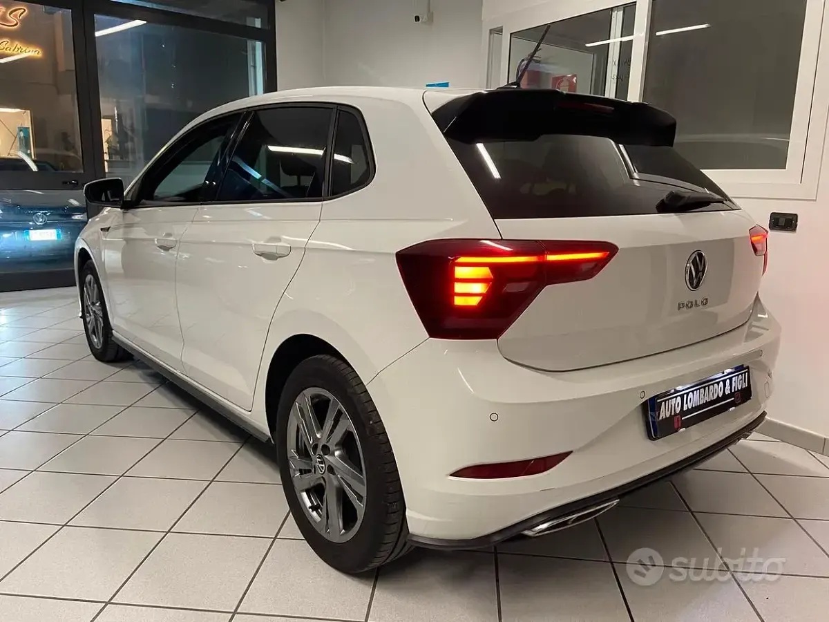 Usata VW Polo R-line 95 CV (69 kW) 2023 Bianco Utilitaria