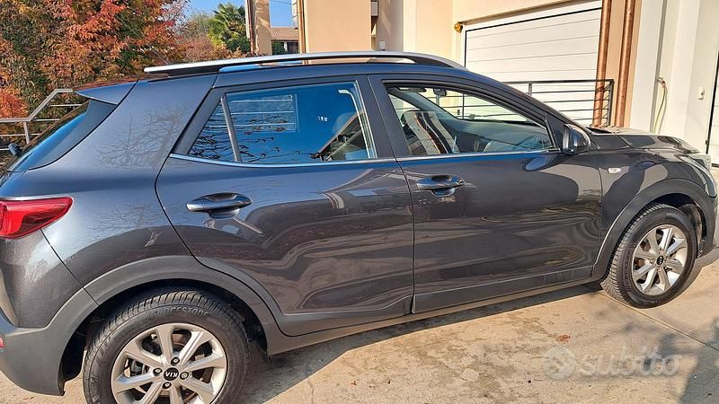 Usata Kia Stonic 100 CV (73 kW) 2019 Grigio SUV