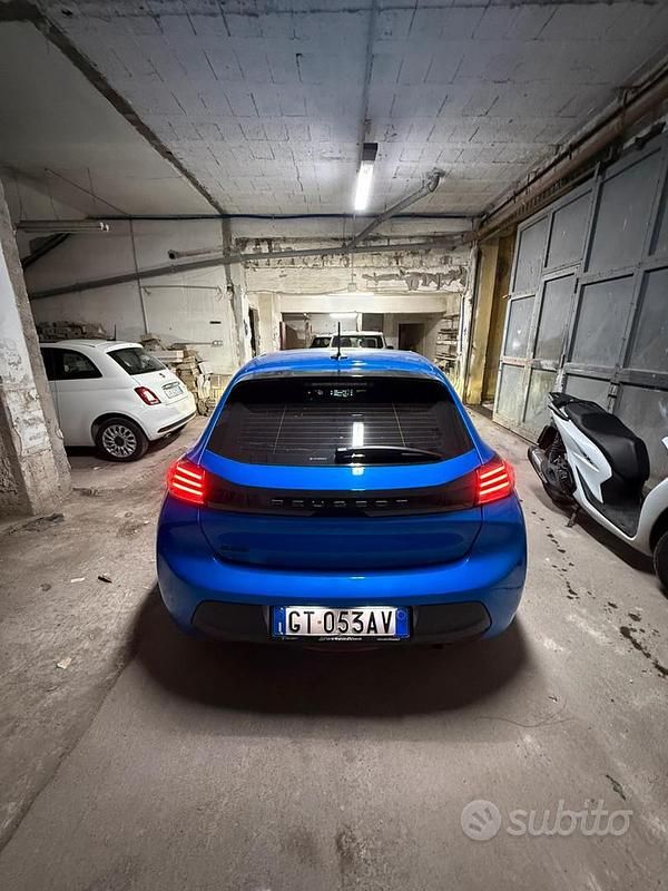 Usata Peugeot 208 75 CV (55 kW) 2024 Blu Utilitaria