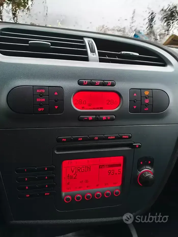 Usata Seat Leon 102 CV (75 kW) 2005 Grigio Utilitaria
