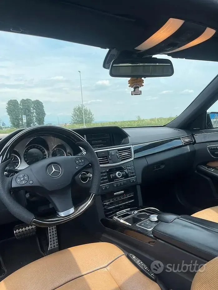 Usata Mercedes E350 306 CV (225 kW) 2011 Nero Berlina