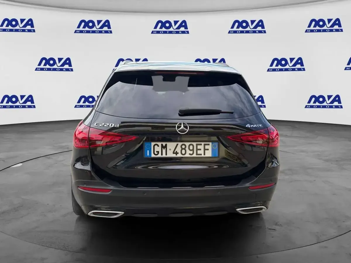 Usata Mercedes C220 Premium Plus 200 CV (147 kW) 2023 Nero Station wagon