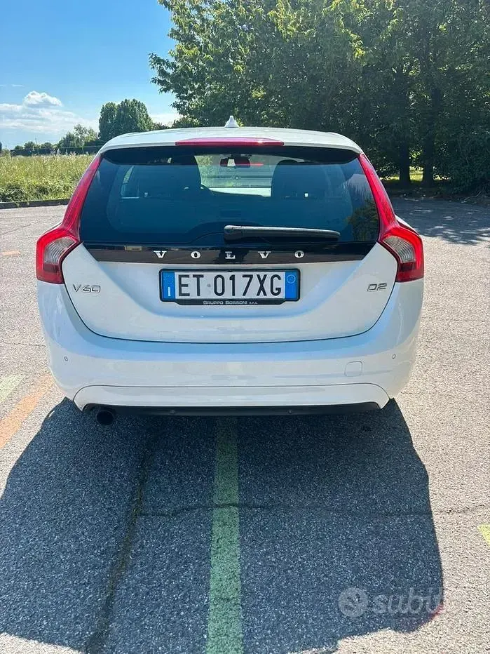 Usata Volvo V60 115 CV (84 kW) 2013 Bianco Station wagon