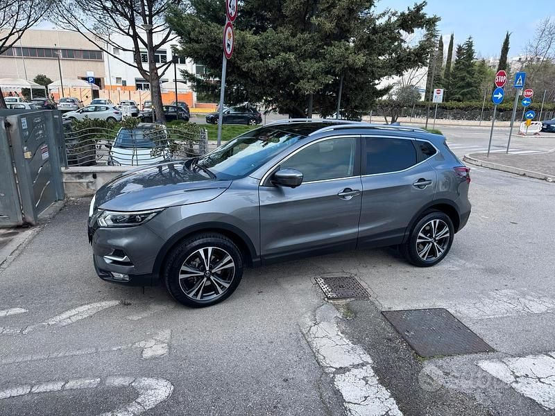 Usata Nissan Qashqai N-Connecta 116 CV (85 kW) 2019 Grigio SUV