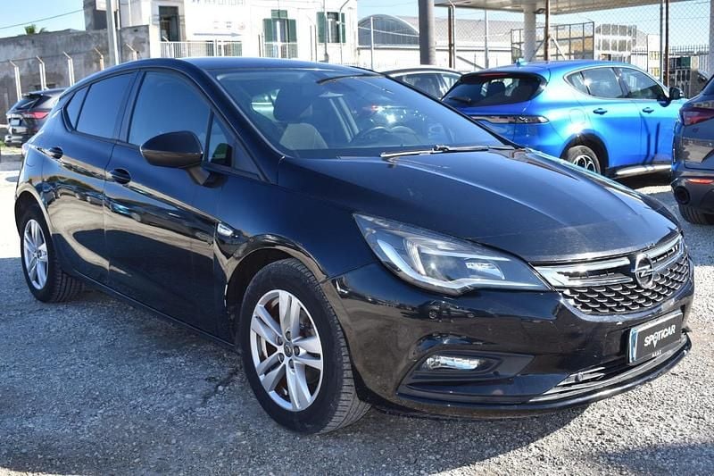 Usata Opel Astra Business 110 CV (80 kW) 2017 Nero Berlina