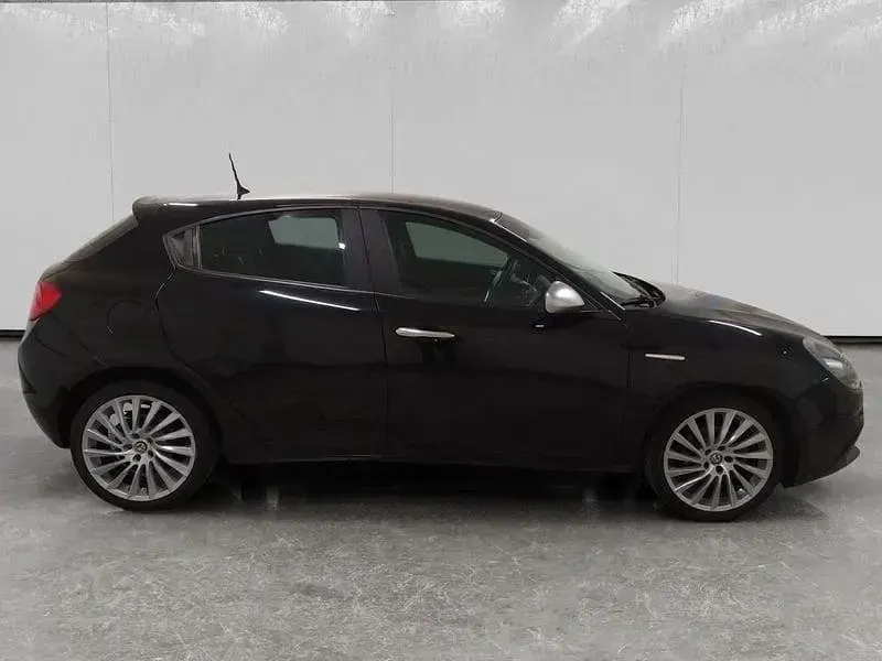 Usata Alfa Romeo Giulietta Super 119 CV (87 kW) 2018 Nero Utilitaria