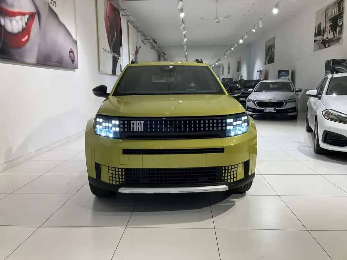 Nuova Fiat Grande Panda La Prima 110 CV (80 kW) 2026 Giallo Utilitaria