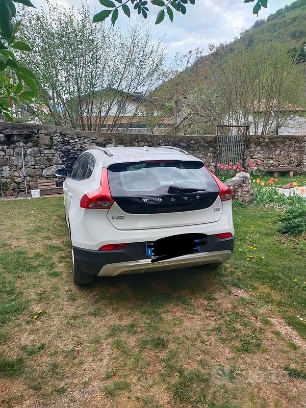 Usata Volvo V40 CC 2014 Bianco Station wagon