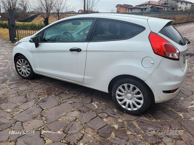 Usata Ford Fiesta 2014 Bianco Utilitaria