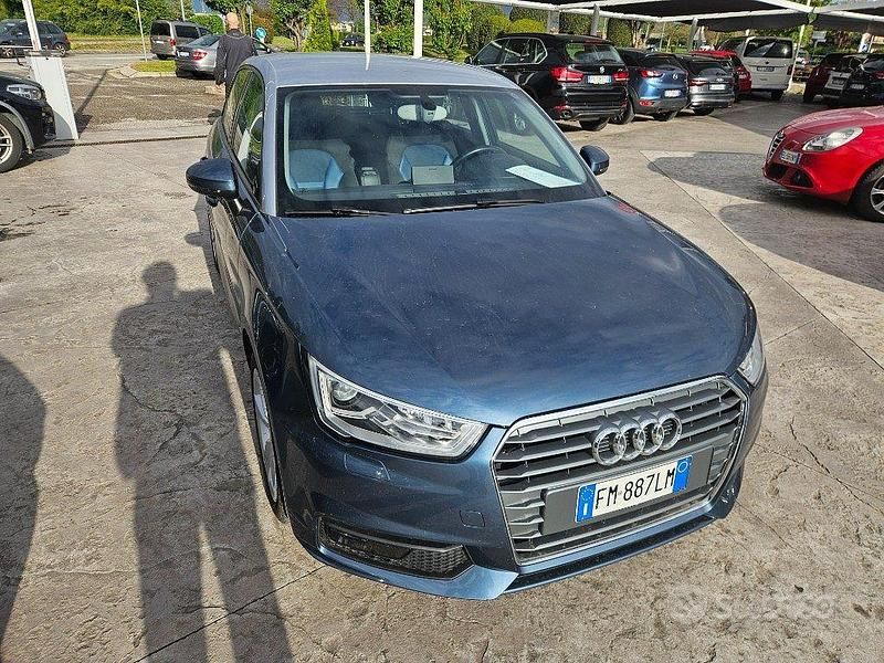 Usata Audi A1 Admired 82 CV (60 kW) 2016 Blu metallizzato Utilitaria