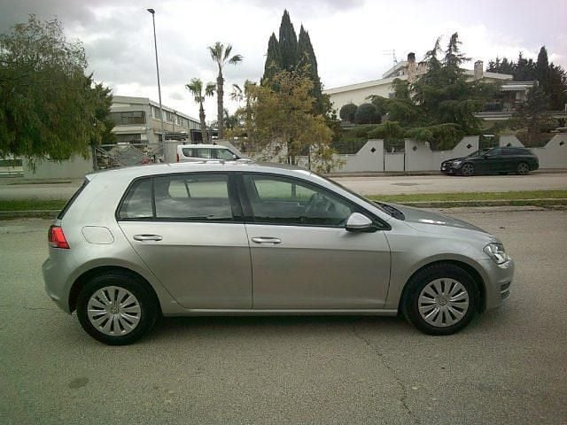 Usata VW Golf VII Trendline 90 CV (66 kW) 2015 Argento Berlina