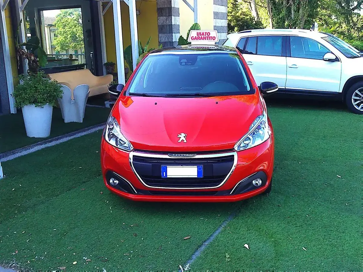 Usata Peugeot 208 75 CV (55 kW) 2018 Arancione Utilitaria