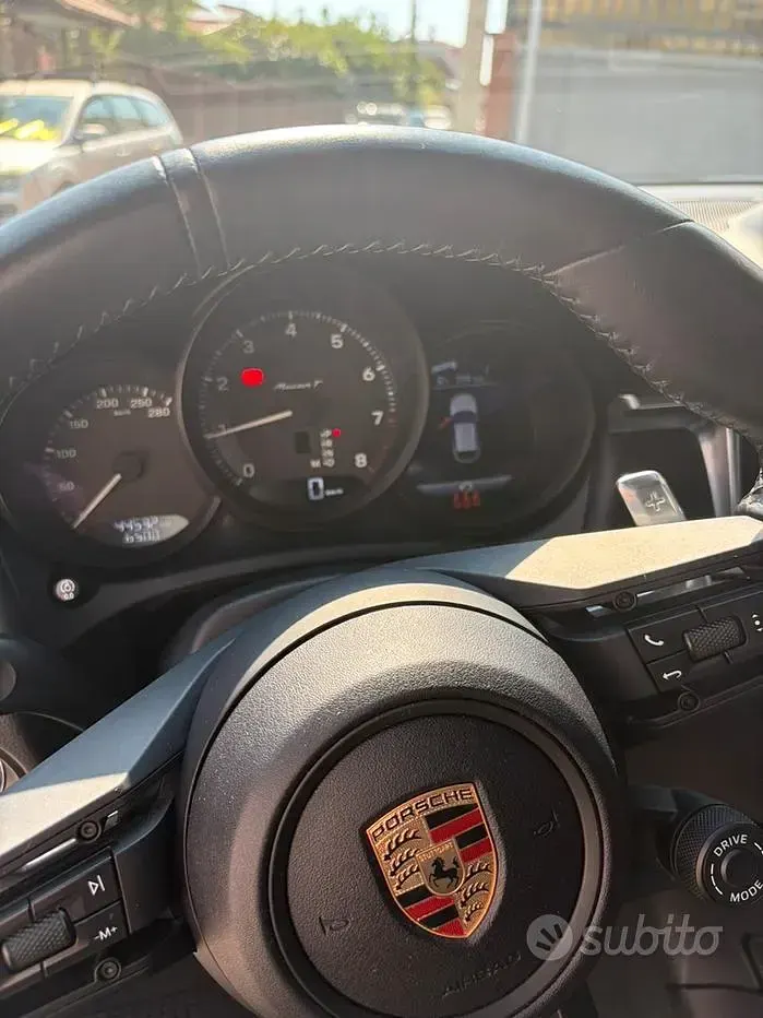 Usata Porsche Macan T 265 CV (194 kW) 2024 Nero SUV