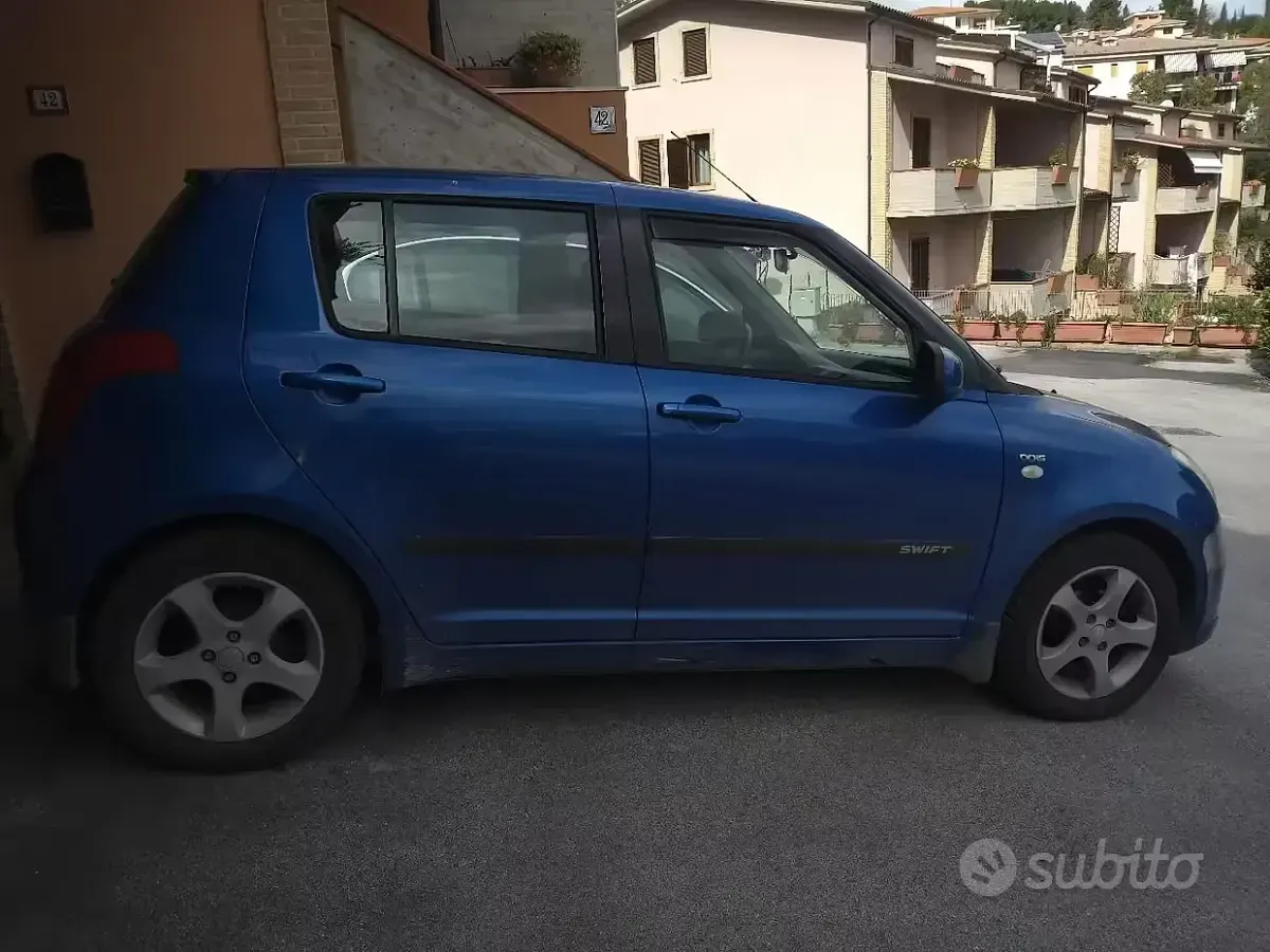 Usata Suzuki Swift 69 CV (50 kW) 2005 Bluazzurro Utilitaria
