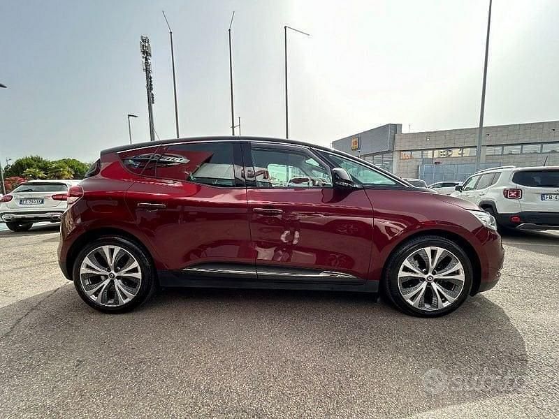 Usata Renault Scénic IV Intens 150 CV (110 kW) 2019 Bordeaux / metallizzato Monovolume