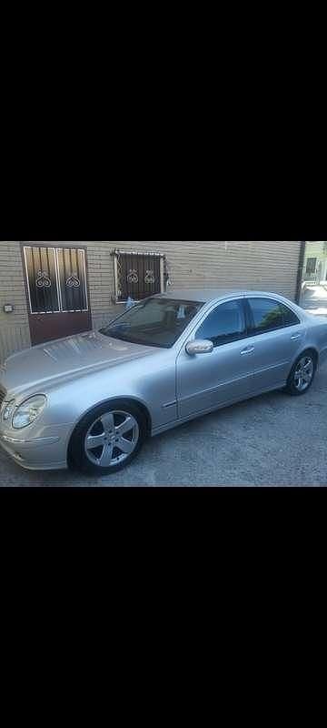 Usata 2005 Mercedes E280 Avantgarde Tre volumi | 4999 € (Ottimo prezzo) - Immagine 1/4
