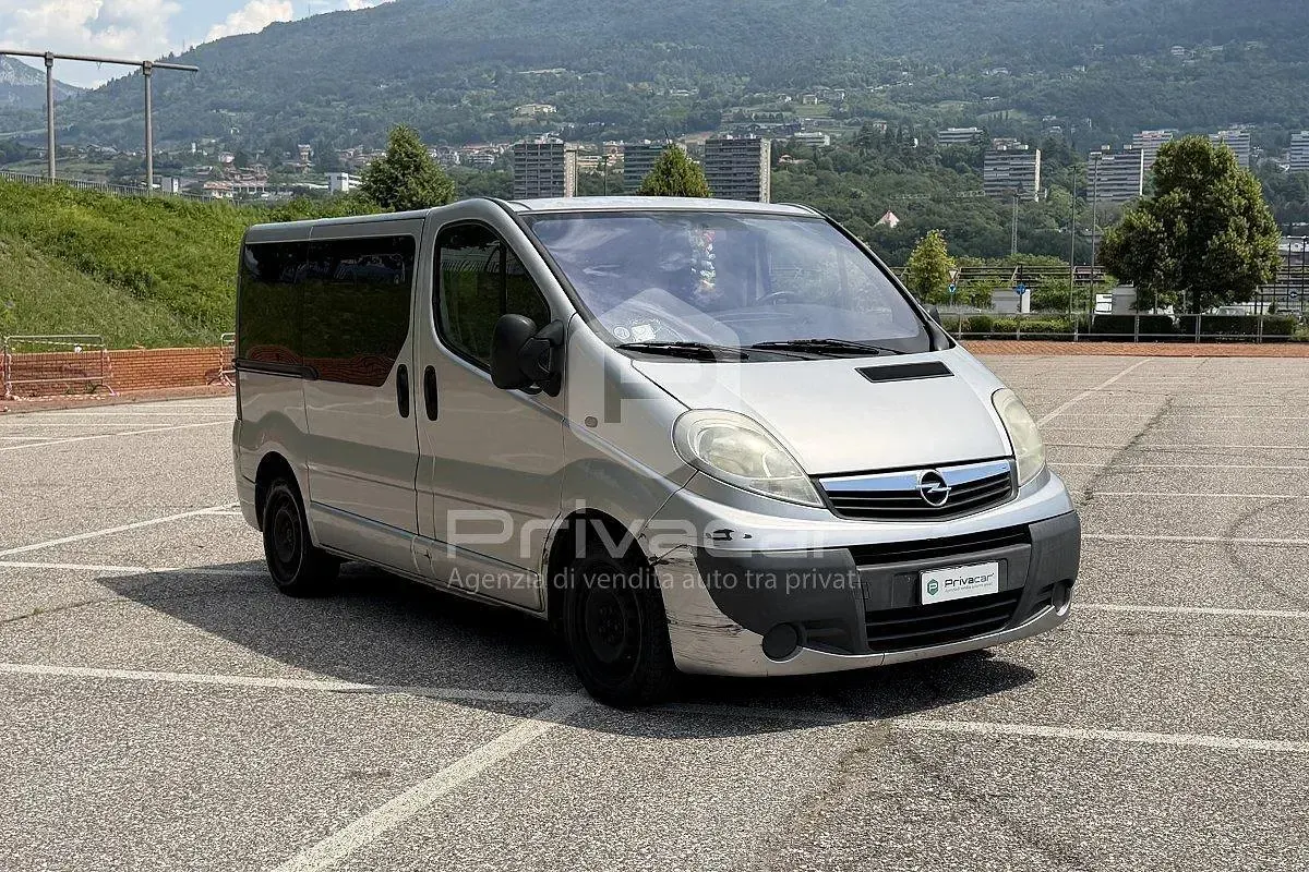 Usata Opel Vivaro 114 CV (83 kW) 2007 Grigio Monovolume