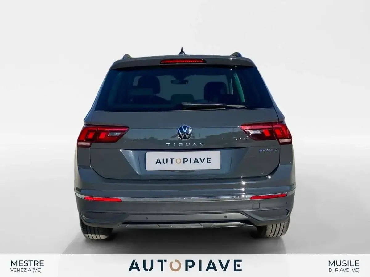 Usata VW Tiguan Life 245 CV (180 kW) 2022 Grigio SUV