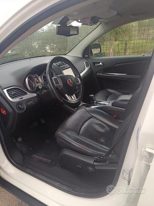 Usata Fiat Freemont 170 CV (125 kW) 2012 Bianco SUV