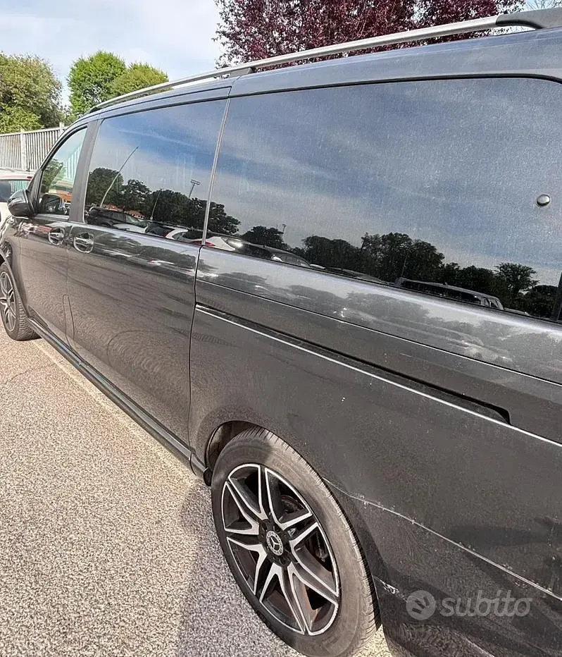 Usata Mercedes V300 239 CV (175 kW) 2020 Grigio Monovolume
